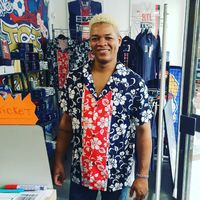 Joli succès pour ces premiers jours de ventes de la chemise hawaïenne BBRBB ! Merci Loïc pour la photo ! Allez Paris ! 😎 . #Mbappe #psg #paname #Paris #chemise #hawaï #kitch #TeamPSG #vacances